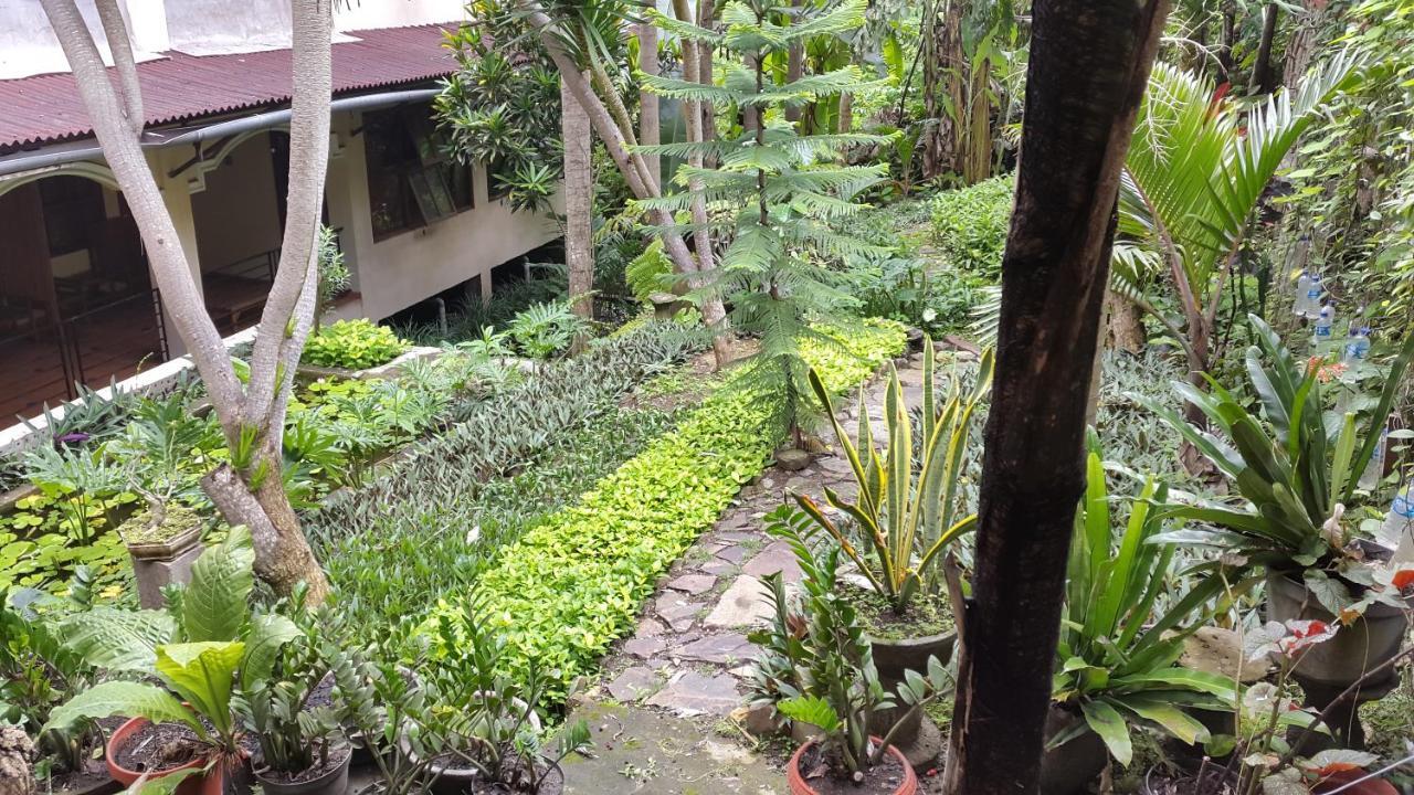 Centro Bajo Hotel & Resto Labuan Bajo Quarto foto